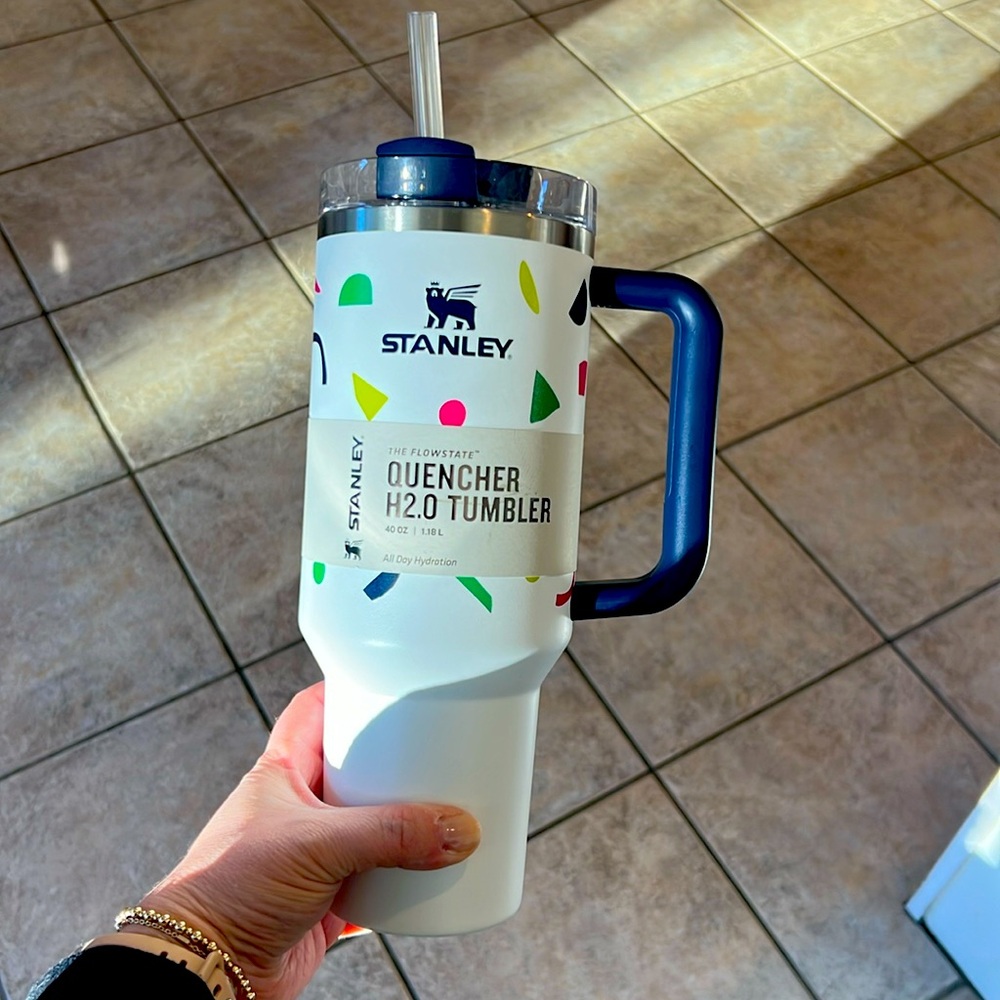 Stanley The Flowstate Quencher 40 oz Tumbler